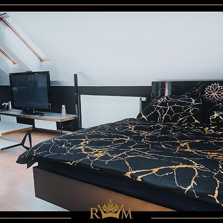 Rm Luxury Apartment In Prague • 6 People • Free Parking • Pets Buitenkant foto