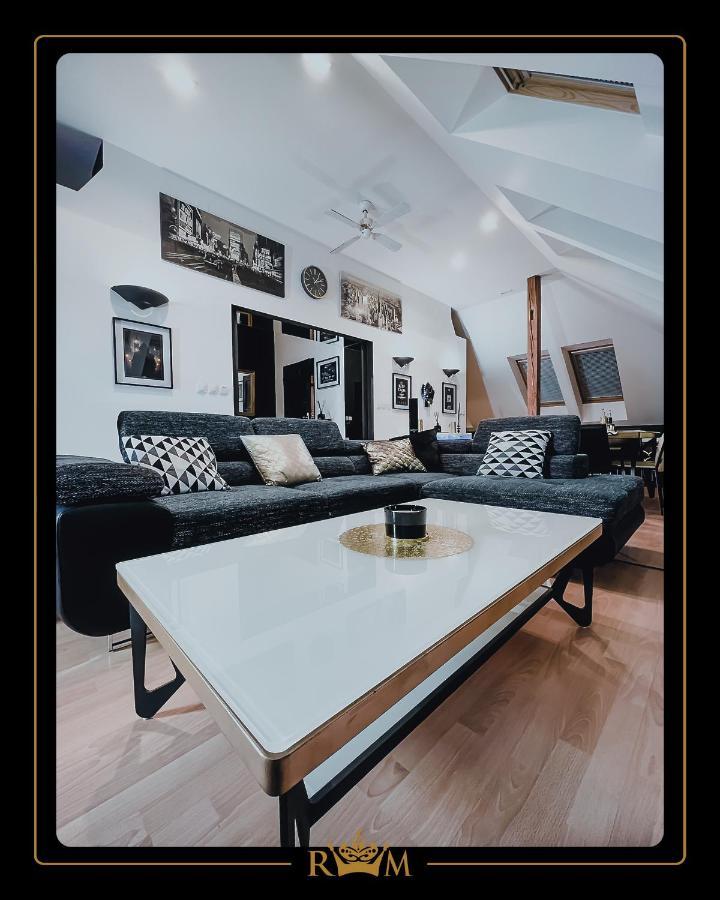 Rm Luxury Apartment In Prague • 6 People • Free Parking • Pets Buitenkant foto