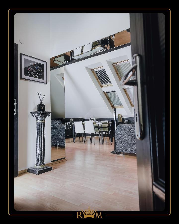 Rm Luxury Apartment In Prague • 6 People • Free Parking • Pets Buitenkant foto