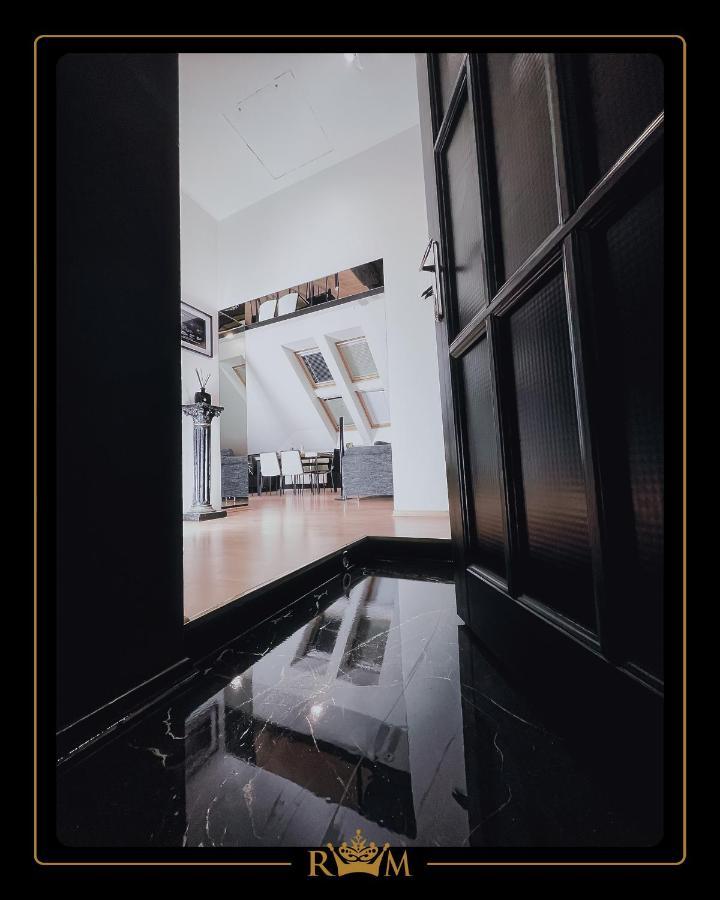 Rm Luxury Apartment In Prague • 6 People • Free Parking • Pets Buitenkant foto